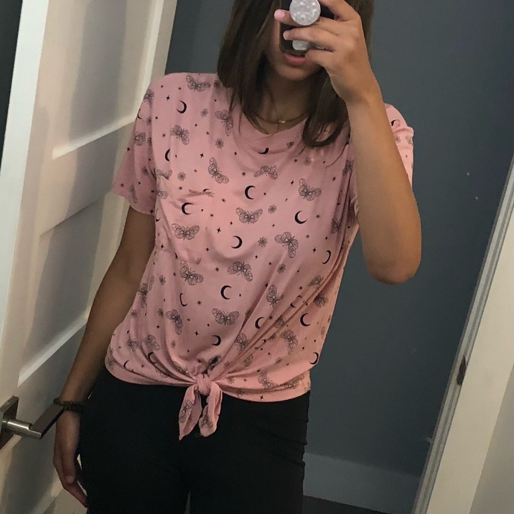 Pink medium sized no boundaries top